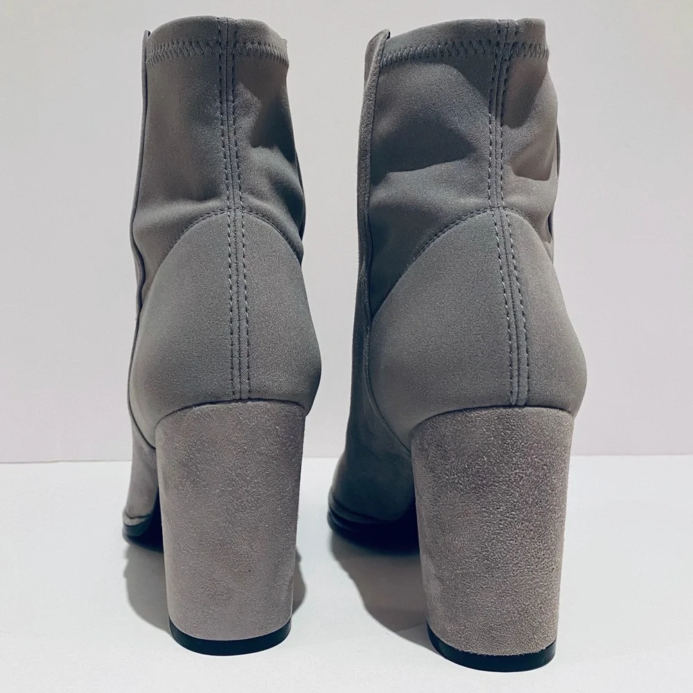 STUART WEITZMAN SUEDE LEATHER BOOTS.